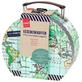 moses-Fernweh-Geschenkkoffer-Reiseerinnerungen-Deko-Koffer-mit-Grusskarte-zum-Verschenken-Geschenkbox-fuer-Hochzeiten-Geldgeschenke-Reisegutscheine-Weltkarten-Retro-design-0 moses-Fernweh-Geschenkkoffer-Reiseerinnerungen-Deko-Koffer-mit-Grusskarte-zum-Verschenken-Geschenkbox-fuer-Hochzeiten-Geldgeschenke-Reisegutscheine-Weltkarten-Retro-design-0