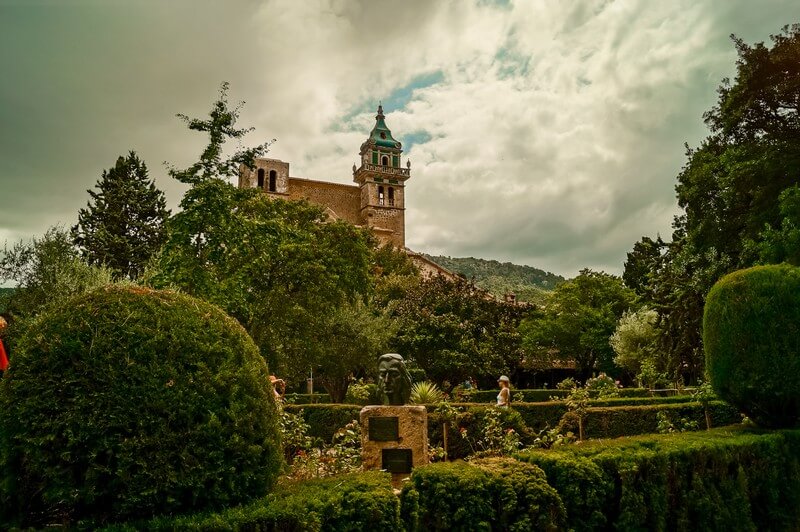 Garten vorm Kloster in Valdemossa auf Mallorca