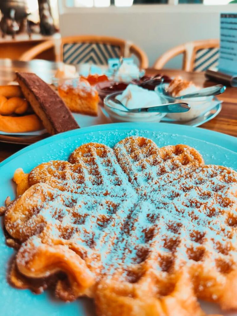 Bergisch coffee table with a waffle