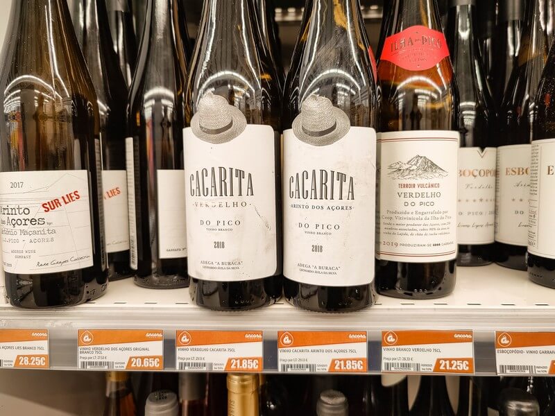 Pico Wein im Supermarkt mit Preisschildern