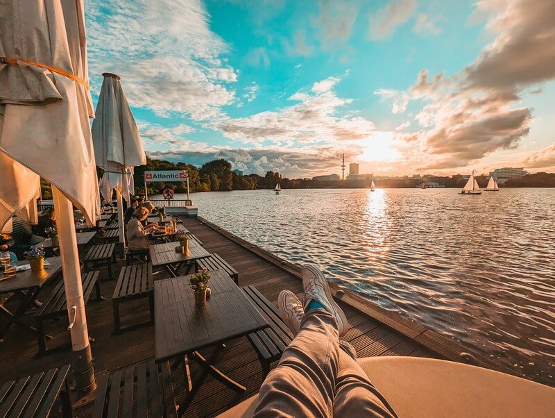 Geheimtipp Hamburg: Sonnenuntergang an der Außenalster im Coco Riviera