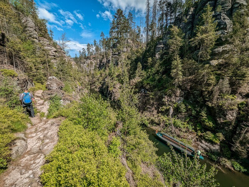 Flößersteig führt entlang des Flusses Kirnitzsch