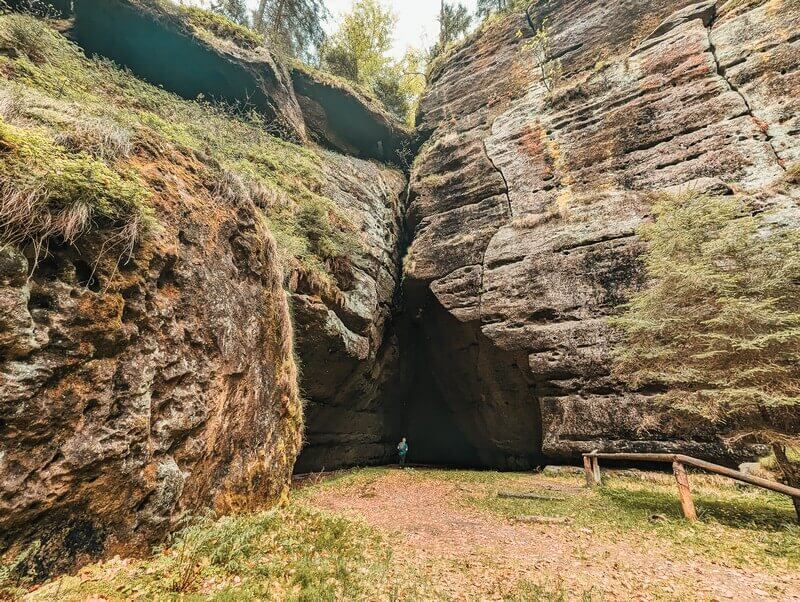 Webergrotte von außen