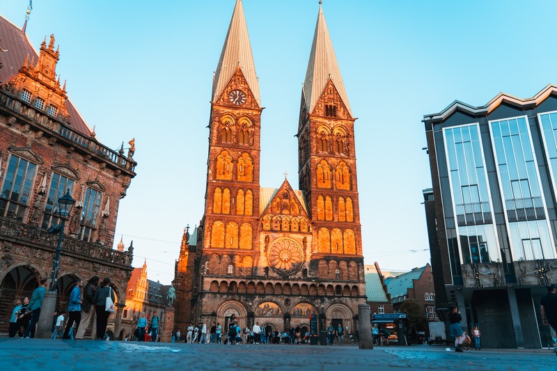 Der St. Petri Dom in Bremen mit seinen markanten Doppeltürmen