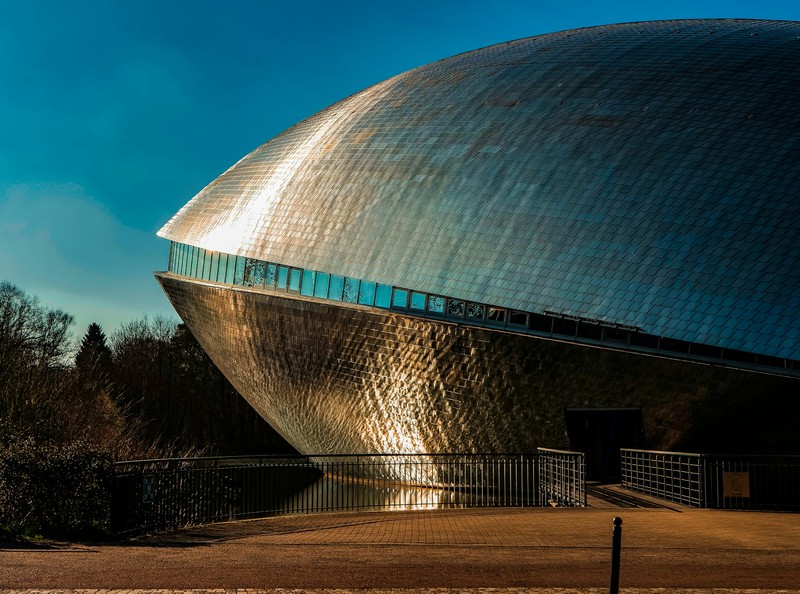 Futuristischer Bau des Universum Bremen