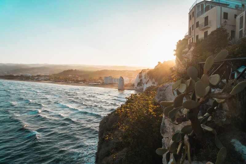 Sonnenuntergang in Vieste am Strand