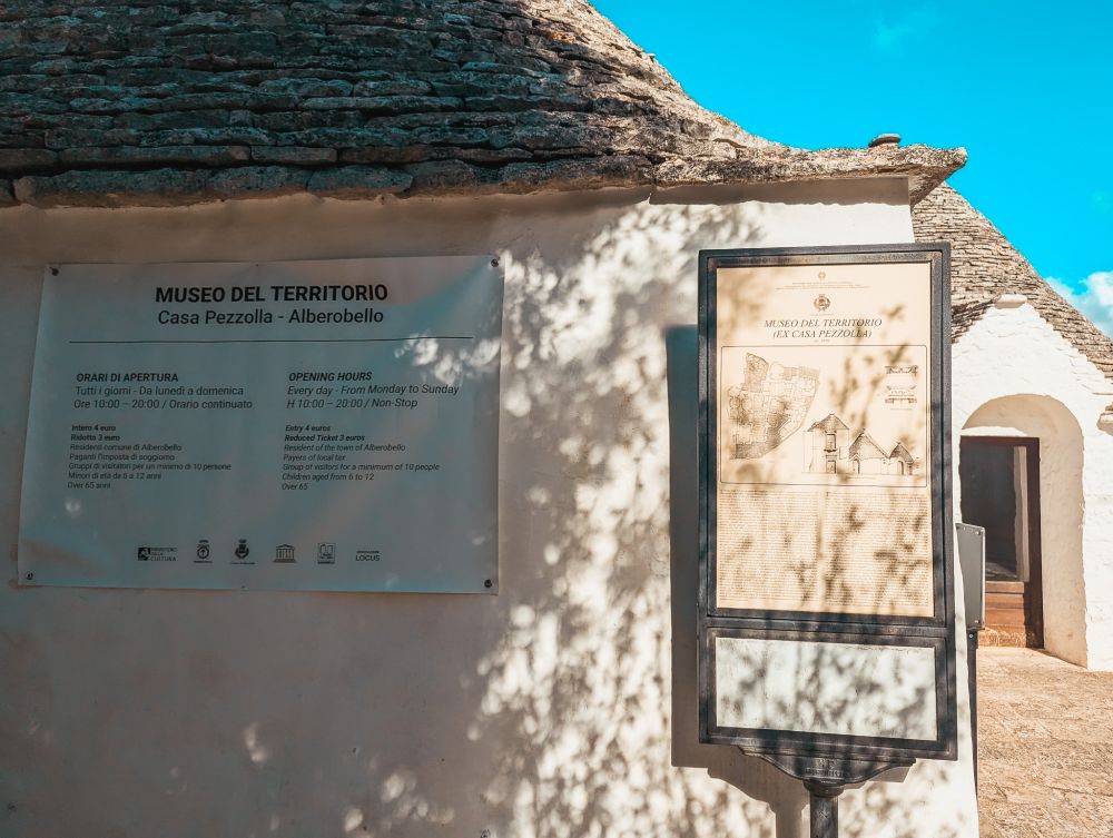 Der Eingang zum Trulli-Museum in Alberobello