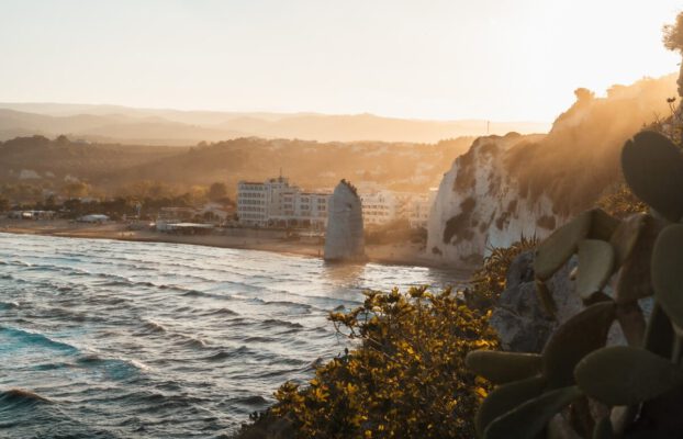 Sonnenuntergang am Monolith von Vieste.