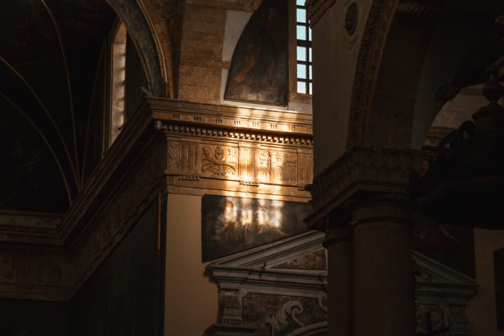 Innenraum-Darstellung in der Basilica von Gallipoli