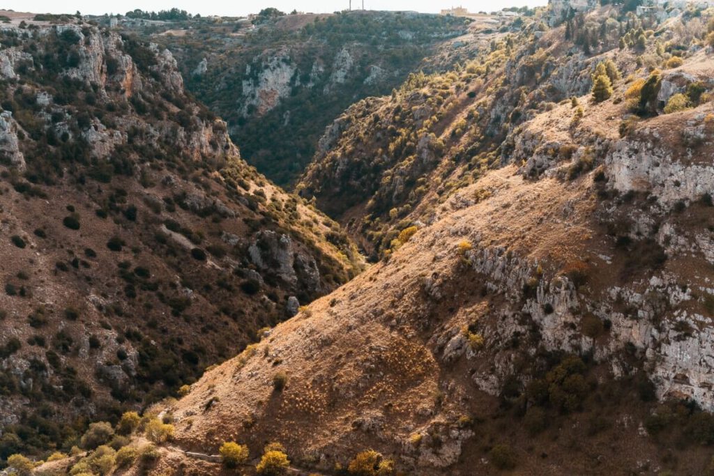 Die tief eingeschnittene Schucht Gravina di Matera