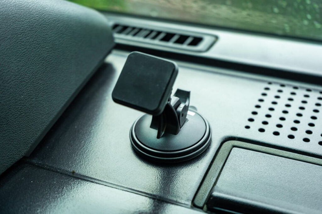 Smartphone-Halterung mit Magnet