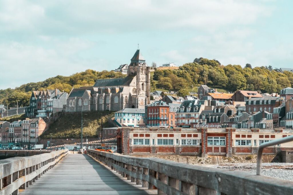 Blick auf Le Tréport in der Normandie