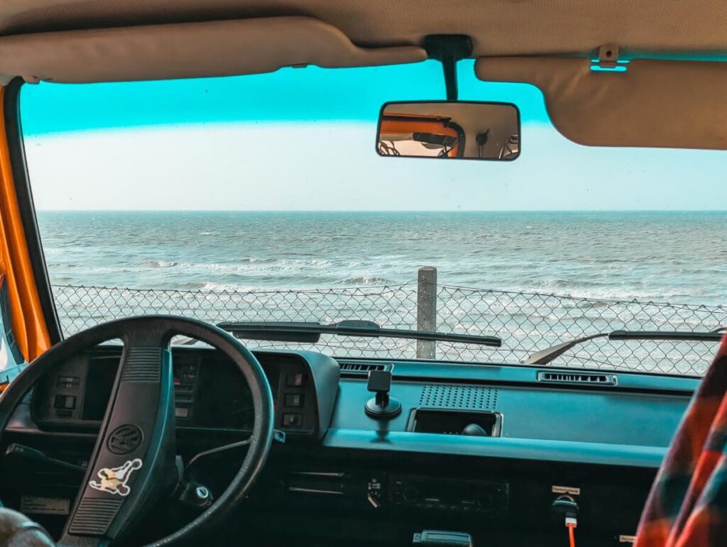 Blick vom Van aufs Meer