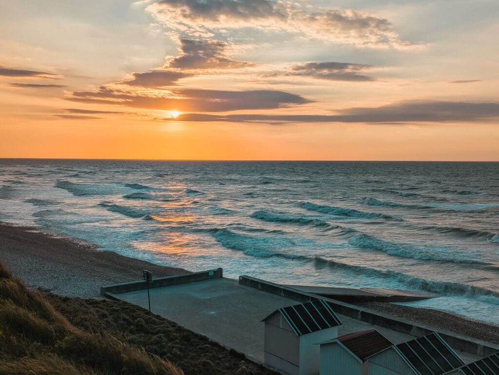 Sonnenuntergang am Strand vom Camping Du Grand Sable