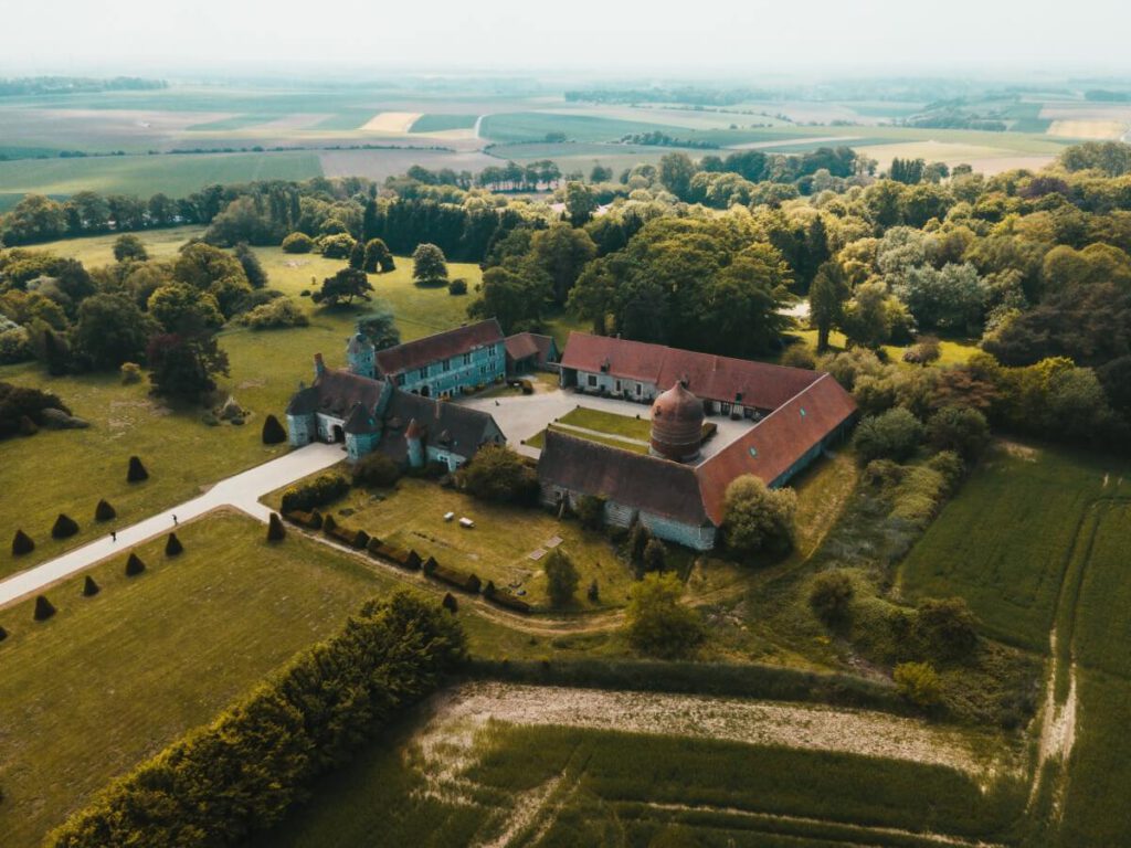 Landsitz Manoir d'Ango an der Alabasterküste von oben