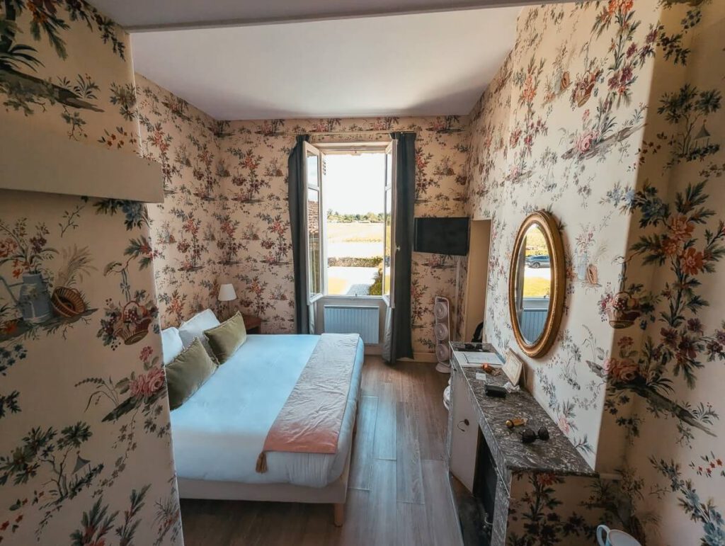 Eines der 9 Zimmer im Château Meyre