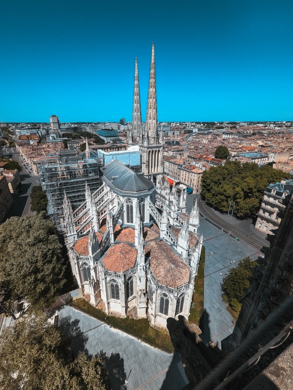 Blick auf die KAthedrale vom Tour Pey-Berland in Bordeaux