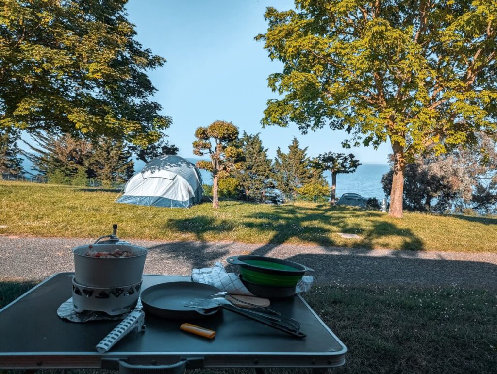 Camping mit Meerblick in der Bretagne
