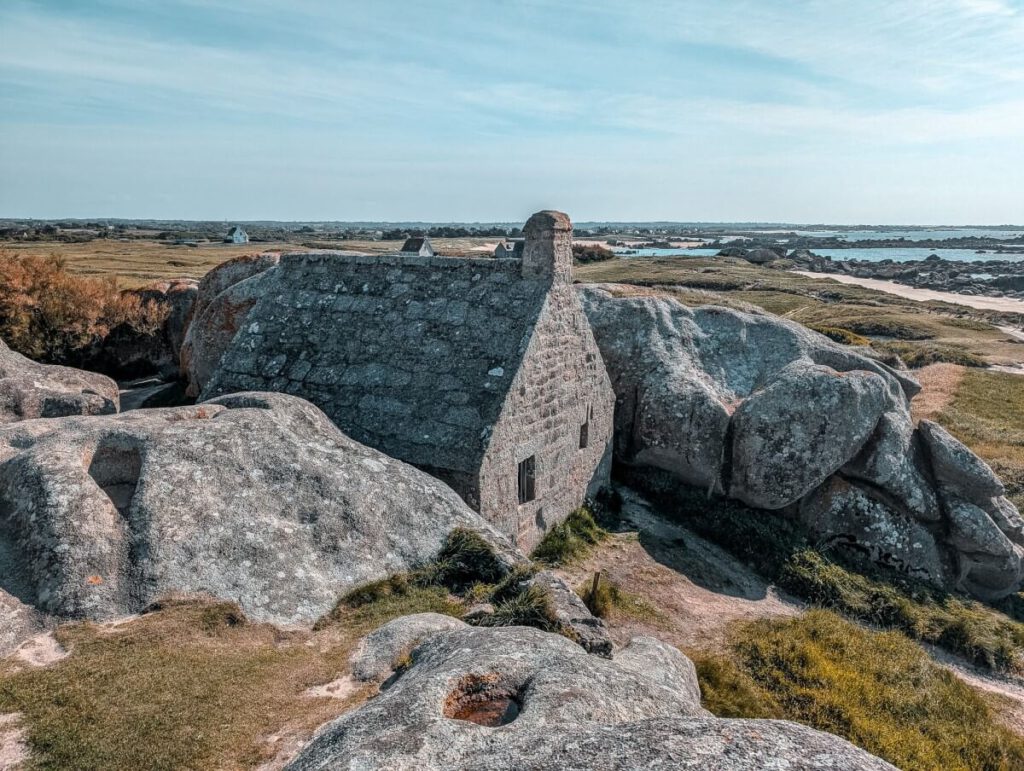 Corps de Garde Wachthaus zwischen den Felsen