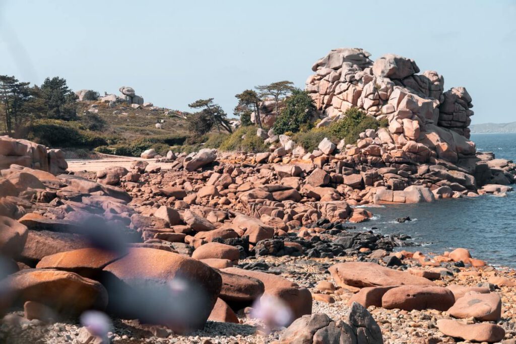 Felsen der Cote de Granit Rose