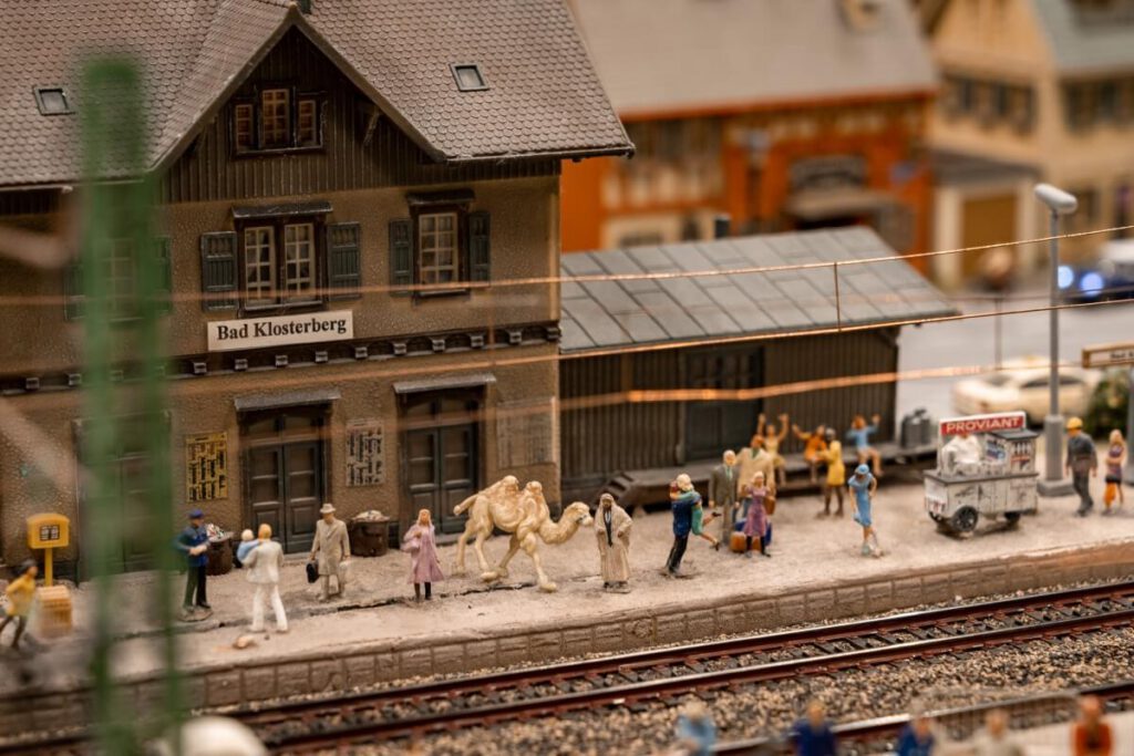 Detail eines Kamels am Bahnhof im Miniaturwunderland Hamburg