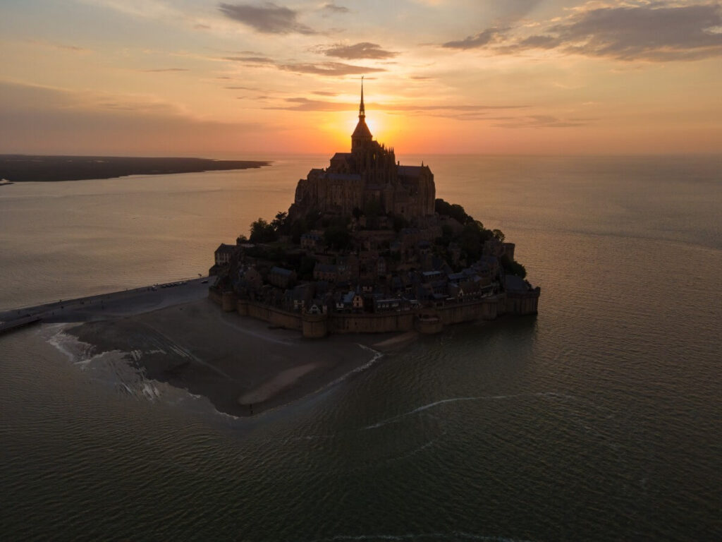 Sonnenuntergang am Mont Saint-Michel