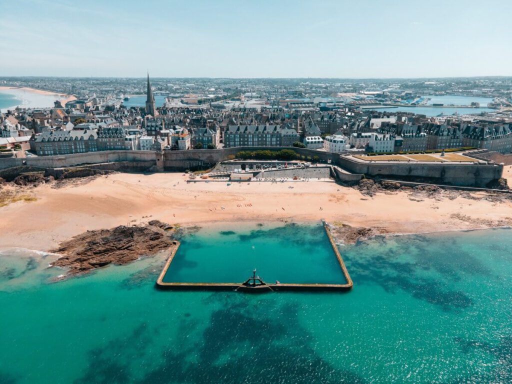 Piscine d'eau de mer de la plage Bon-secours in Saint Malo