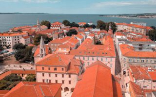 Blick über die Dächer von Zadar.