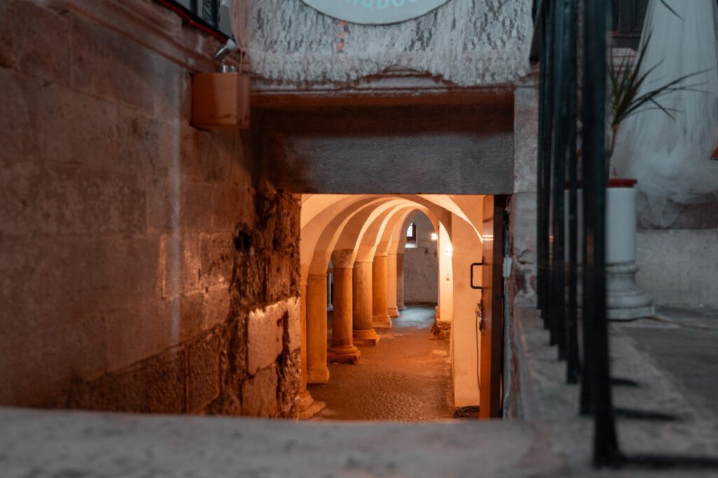 Krypta aus dem 12. Jahrhundert unter der KAthedrale von Zadar