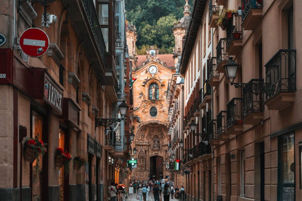 Basilica Nuestra Senora del Coro Calle Mayor