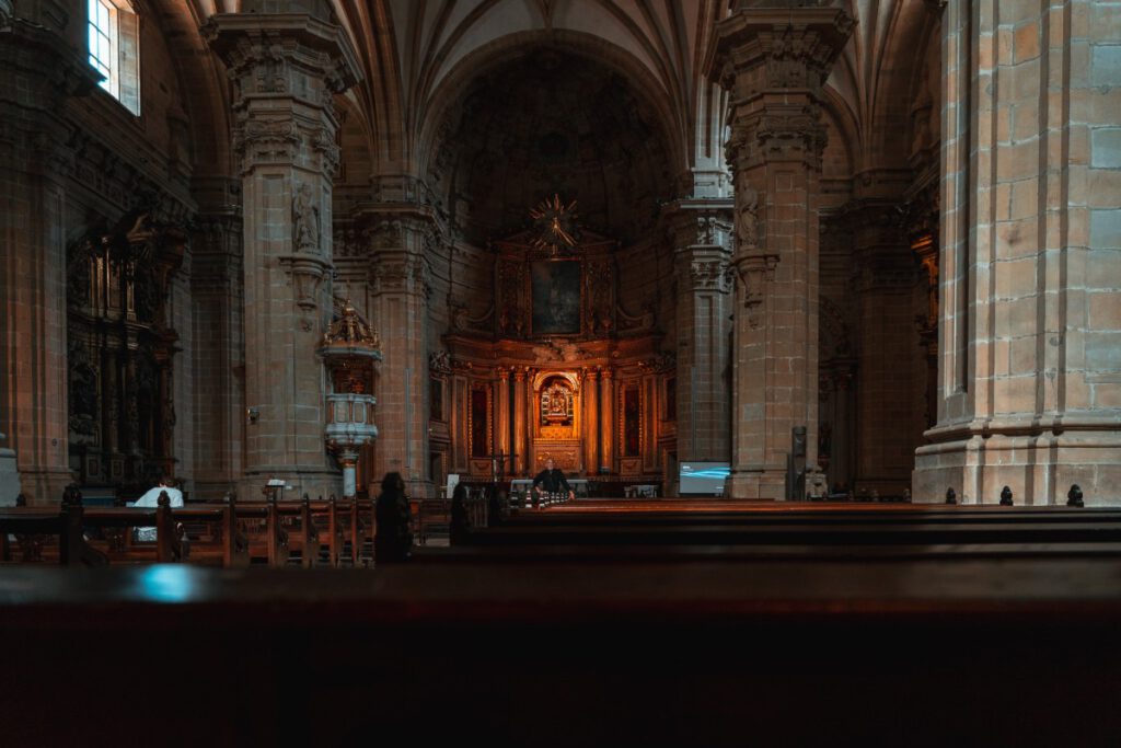 Der Kirchenraum in der Basilica Nuestra Senora del Coro 