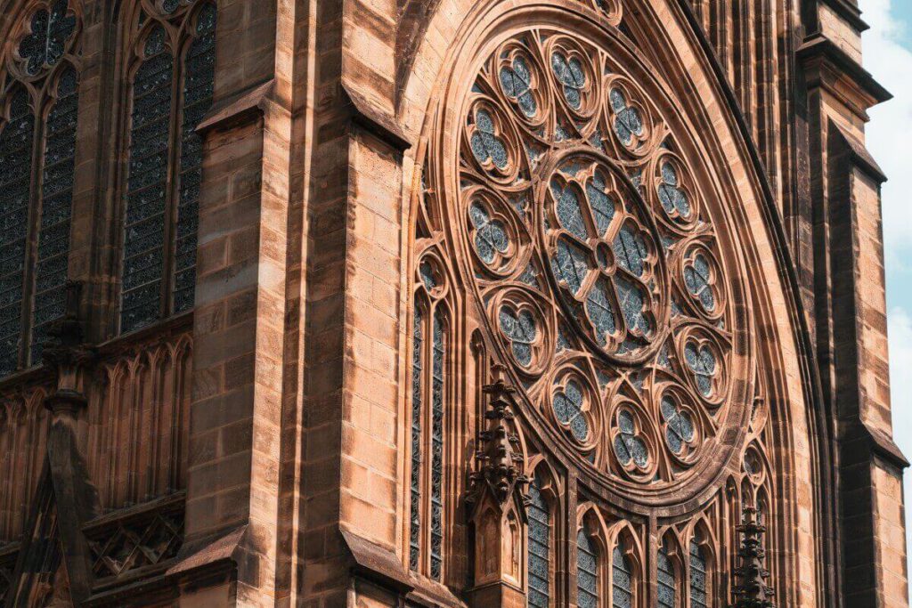Das große Rosettenfenster der Kathedrale von San Sebastian