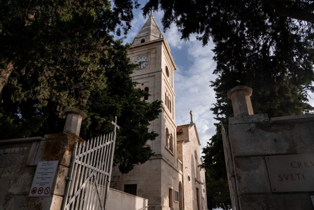 Die Kirche des Hl. Juraj in Primosten