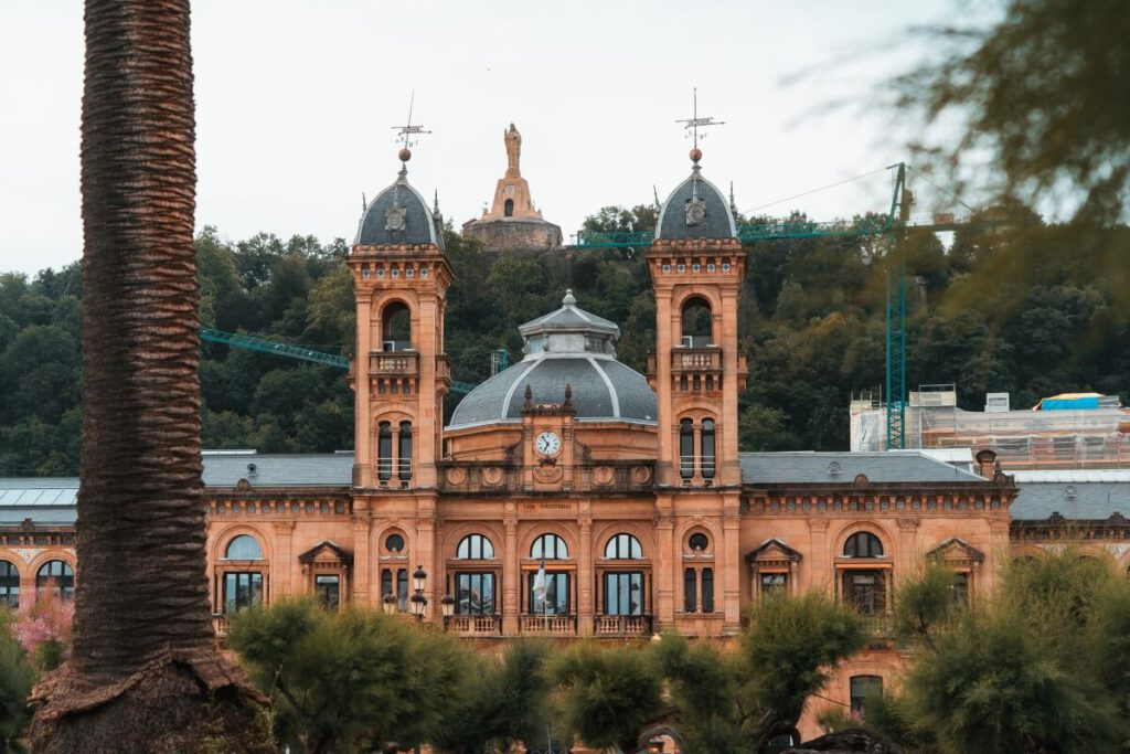 Front Fassade des Rathaus von San Sebastián 