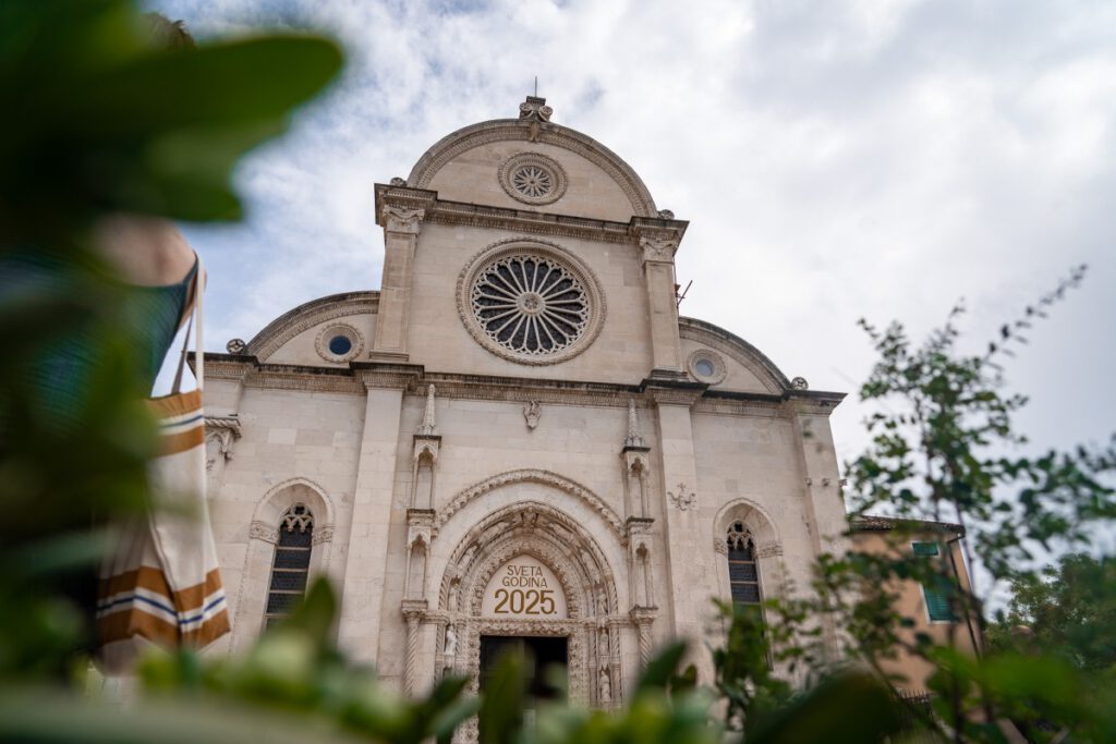 Die Front der St Jakob Kathedrale in Šibenik
