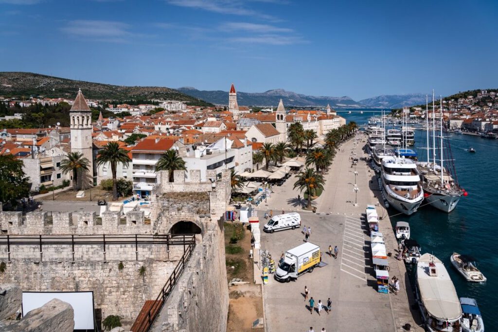 An der Promenade von Trogir ist immer viel los