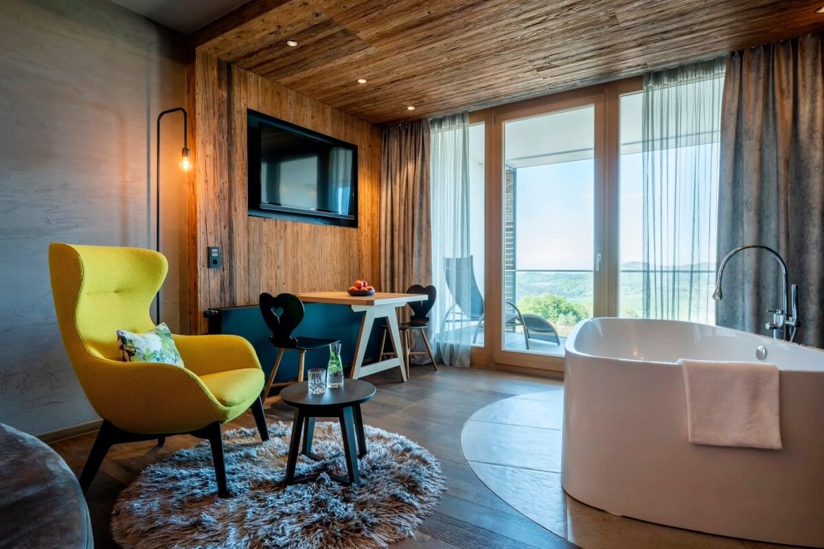 17 Hotels mit Whirlpool im Zimmer für dein romantisches Wellnesswochenende in Deutschland