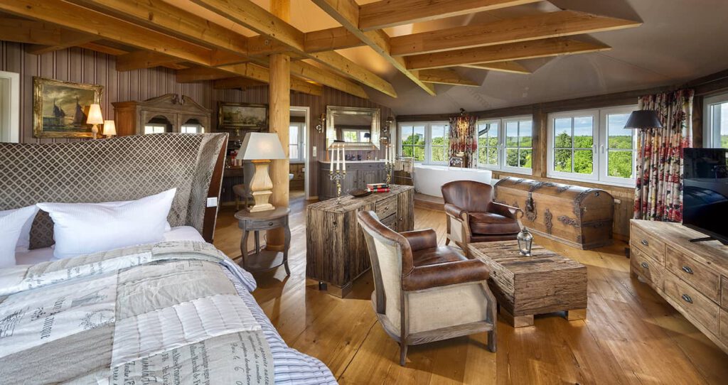 Badewanne mit Ausblick Hotel Seeschlösschen