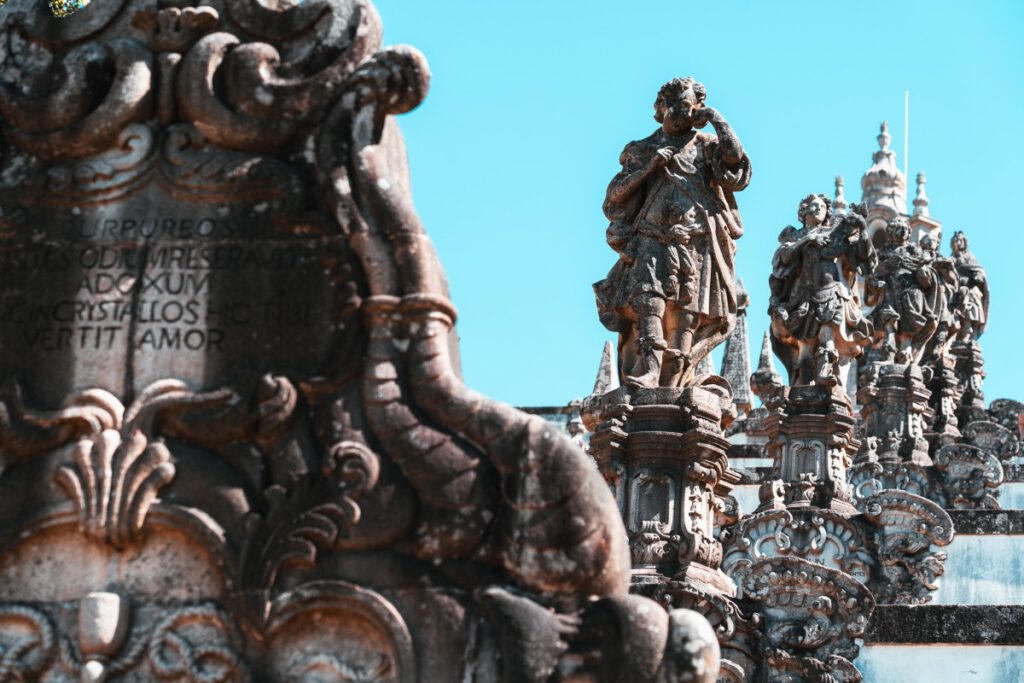 Statuen an den Treppen des Bom Jesus do Monte