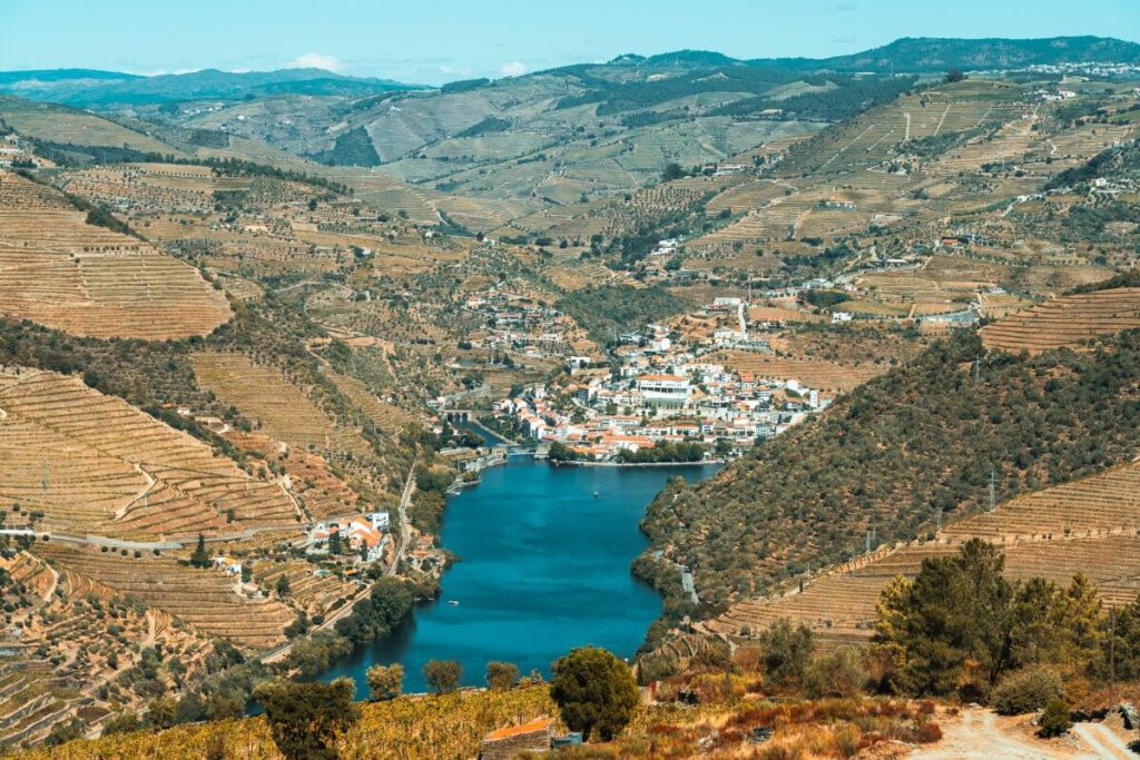 Pinhão am Douro Fluss von oben