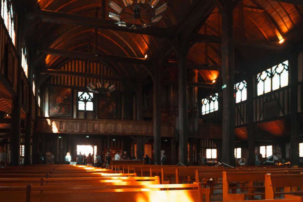 Église Sainte Catherine warmes Licht