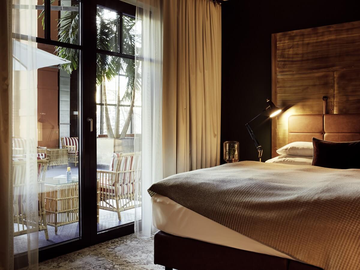 Beeindruckende Backstein-Architektur in den Zimmern des Gastwerk Hotels in Hamburg Bahrenfeld