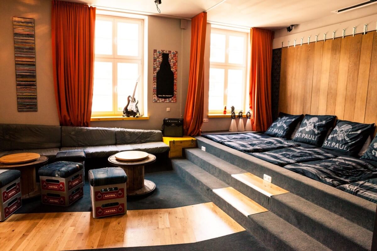 Kreatives Design-Zimmer in der Superbude St. Pauli Hamburg