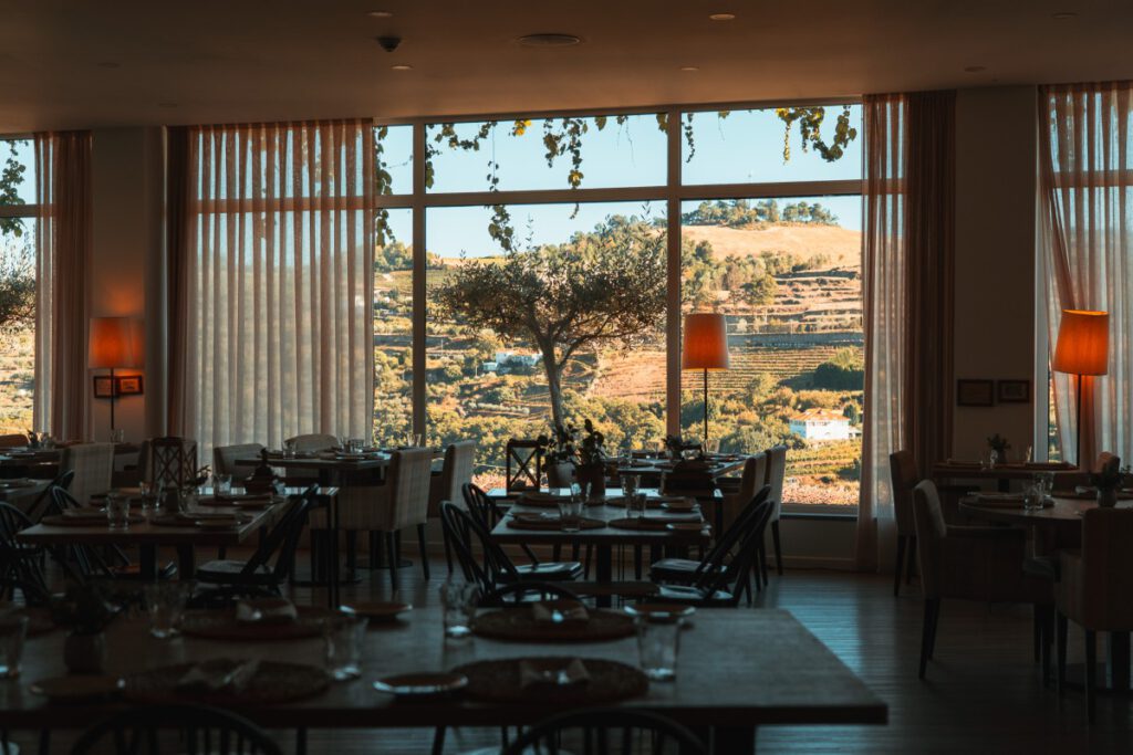 Restaurant mit Weinberg-Blick im Lamgeo Hotel & Life