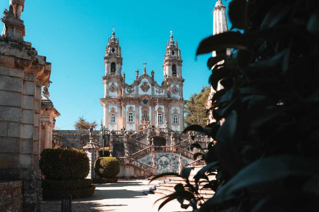 Patio dos Reis an der Santuário de Nossa Senhora dos Remédios