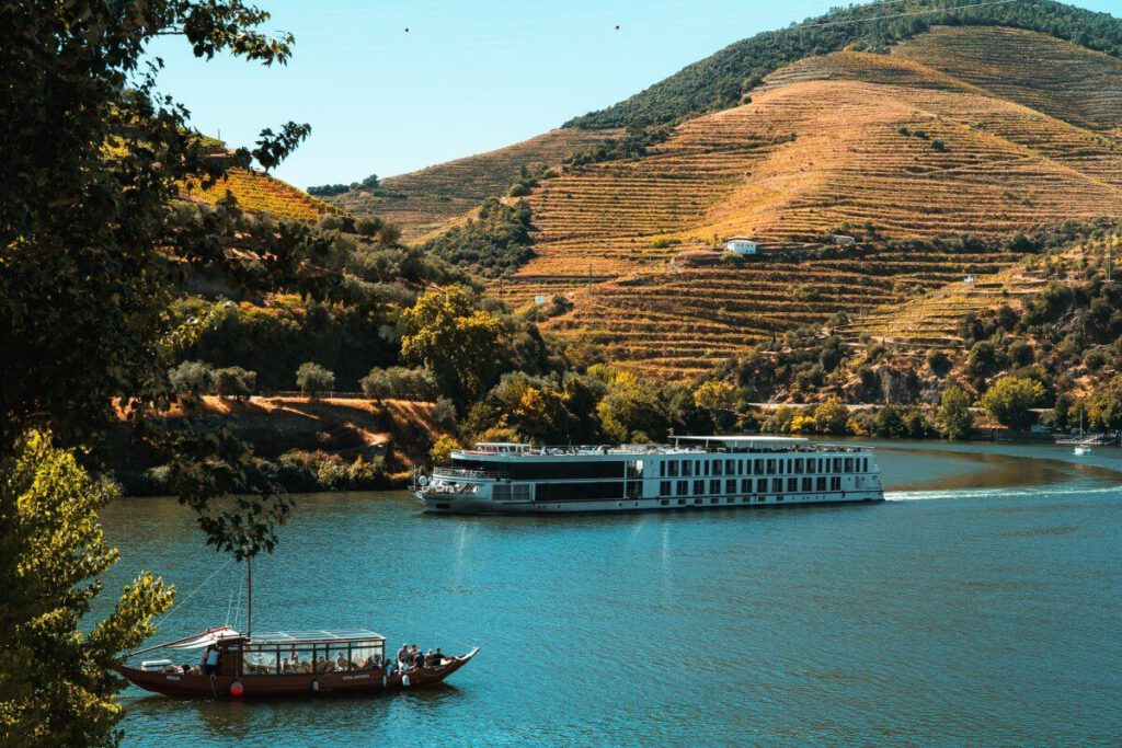 Boote auf dem Douro bei Pinhão