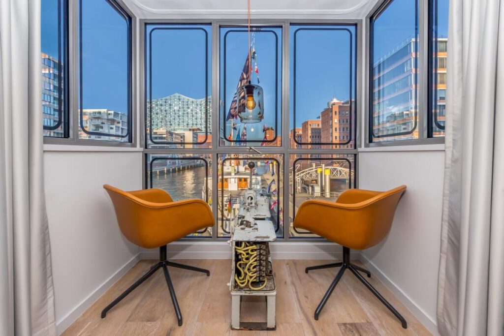 Hamburg Hotel Hafenkran Kranführer lounge Marc Nagel