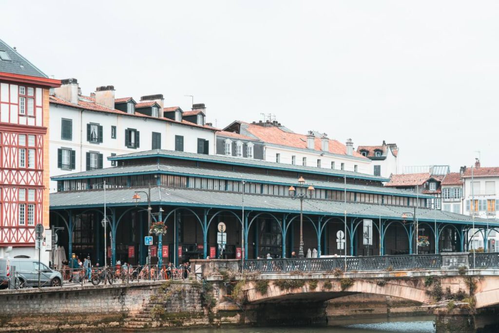 Überdachter Markt in Bayonne