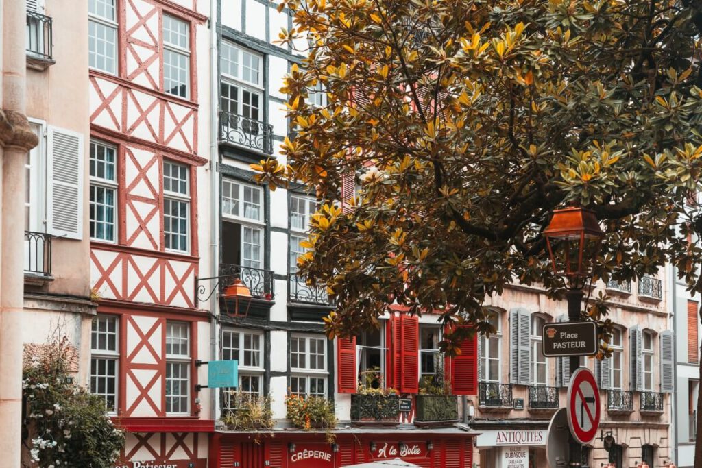 Place Pasteur in Bayonne