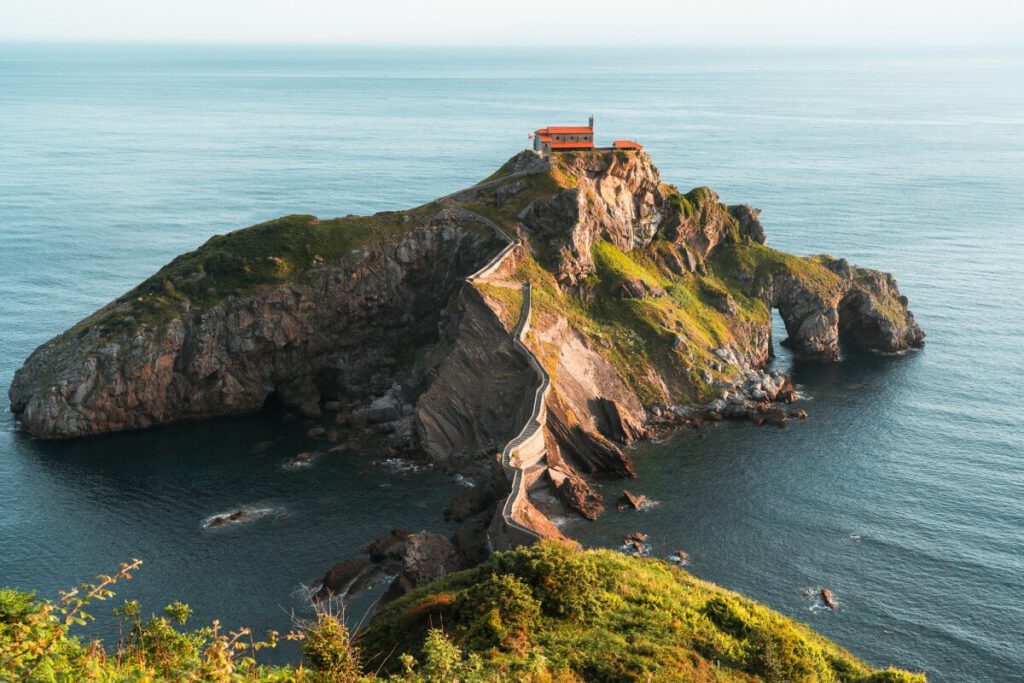 Gaztelugatxe Felsen mit Einsiedelei